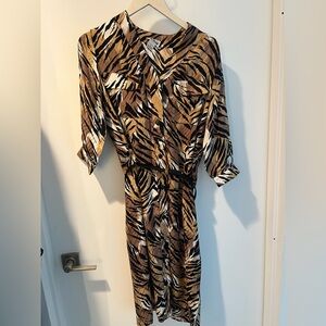 Stylish 100% silk Animal Print belted long Dress size 10